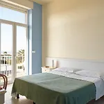 Mirage 马里纳-迪-皮特拉桑塔