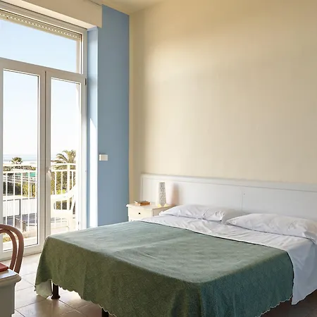 Mirage Марина-ди-Пьетрасанта