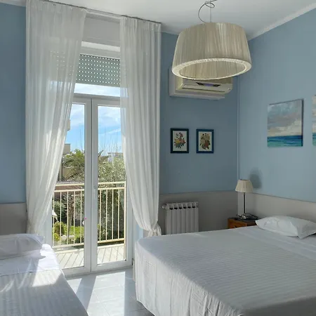 Mirage Марина-ді-П'єтразанта