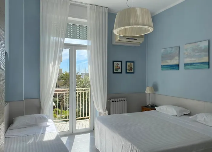 Mirage Марина-ді-П'єтразанта