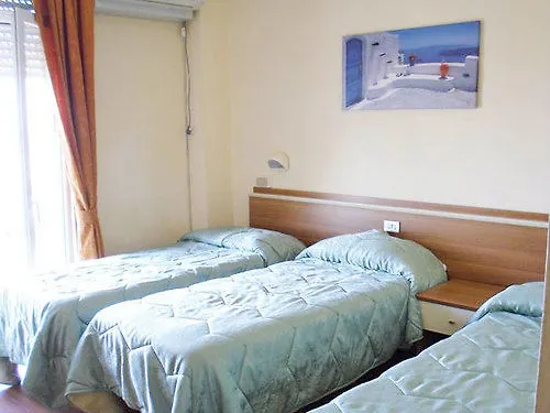 Mirage Марина-ді-П'єтразанта