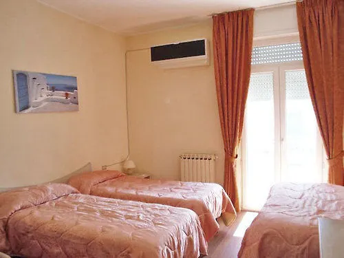 Готель Mirage 3*